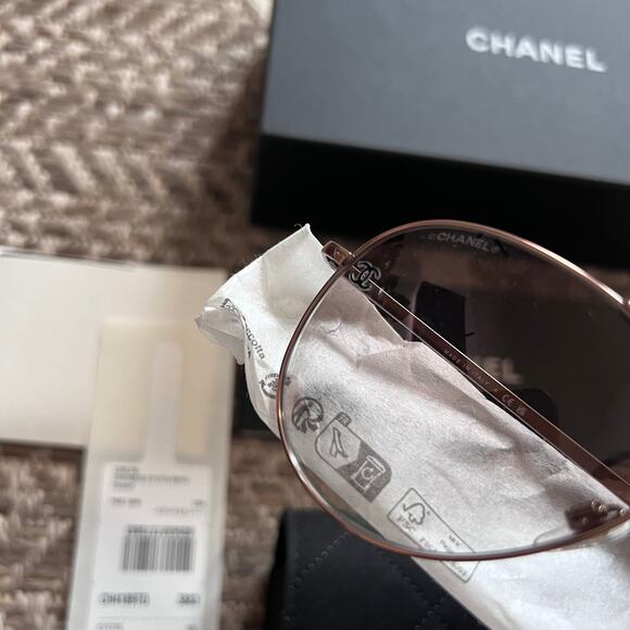 Chanel Pilot Sunglasses - Picture 7 of 9